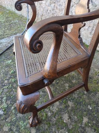 SILLÓN ANTIGUO DE NOGAL Carlos IV 