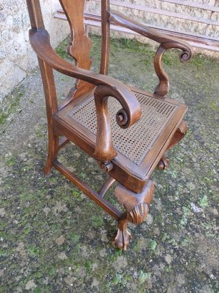 SILLÓN ANTIGUO DE NOGAL Carlos IV 