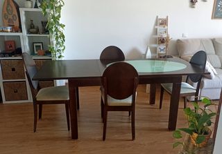 Mesa extensible de madera maciza y 4 sillas
