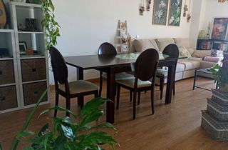 Mesa extensible de madera maciza y 4 sillas