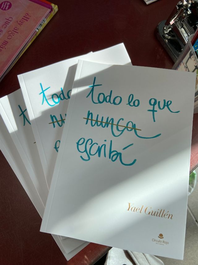 Todo lo que nunca escribí, te lo dedica la autora