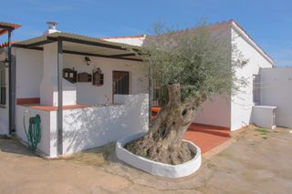CASA RURAL FRENTE A LA DEHESA EXTREMEÑA