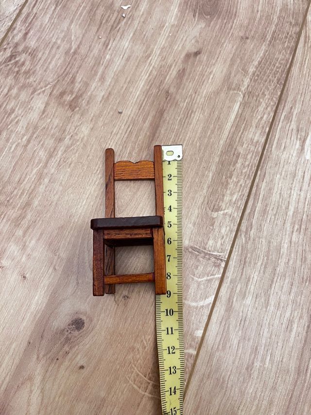 Silla casa de muñecas