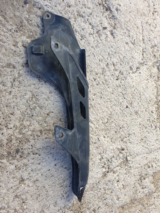 Protector cadena honda africa twin rd04