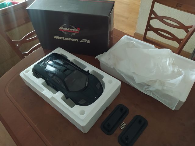 McLaren F1 escala 1:12 Paul's Model Art