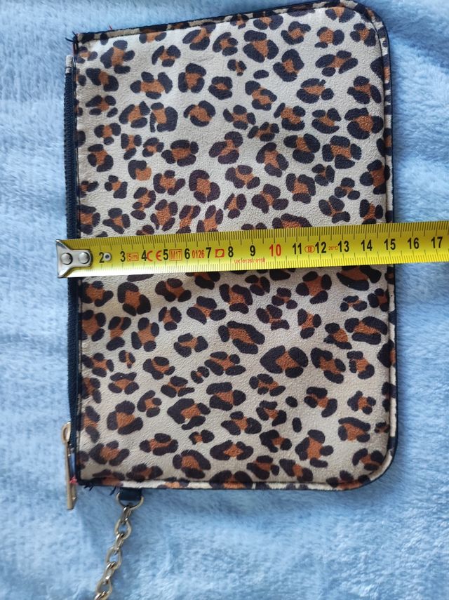 Bolso de mano, portadocumentos y neceser leopardo