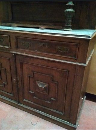 Antiguo aparador desmontable