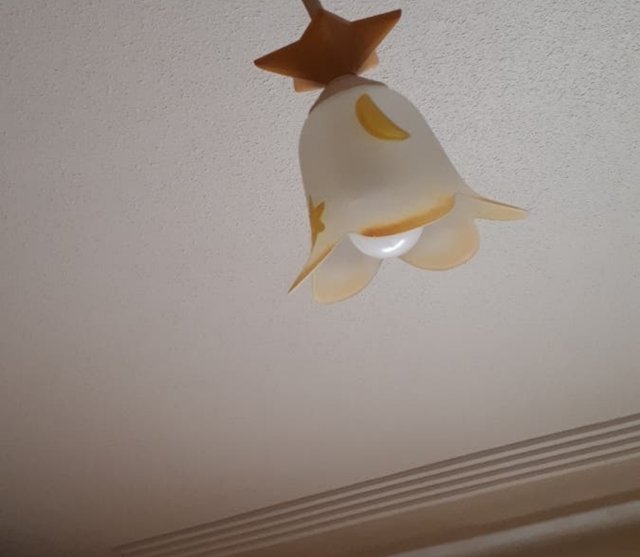 lámpara techo habitación infantil estrellas y luna