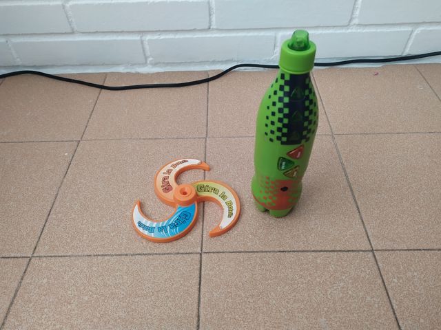 Juego de la botella electrónico (Spin the bottle)