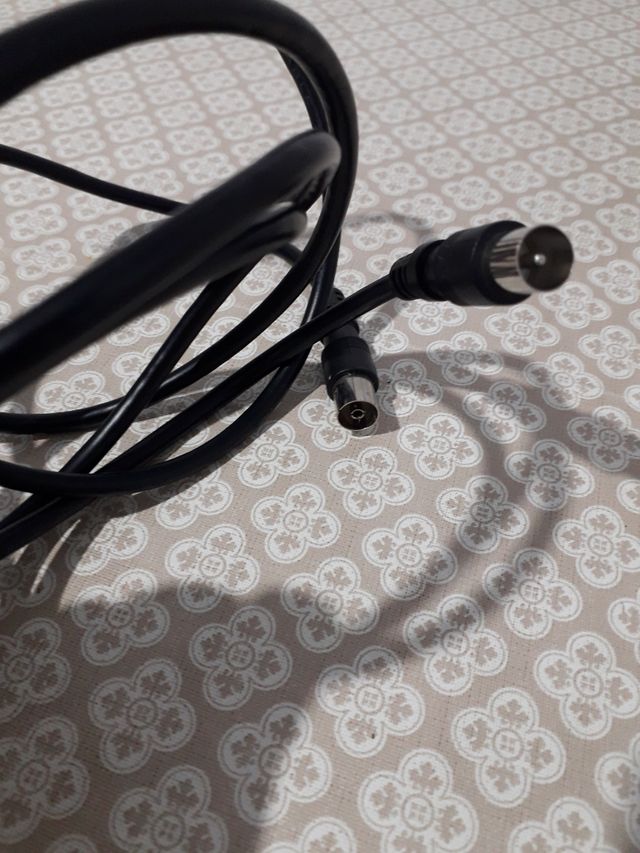 CABLE 🖥 DE ANTENA .