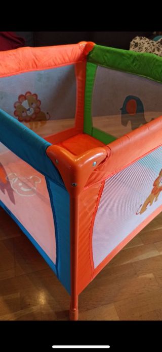 Parque de bebé plegable Staribaby