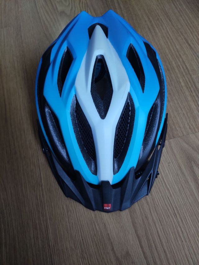 Casco marca  MET