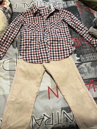 Camisa y pantalón de pana Carolina Herrera niño