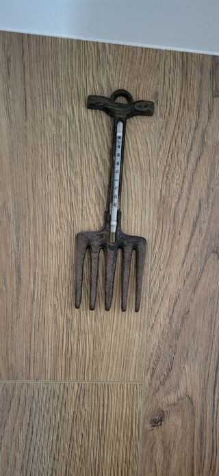 pala  y rastrillo termómetro