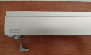 Persiana interior enrrollable VELUX. Color azul