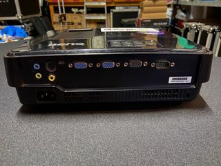 Oportunidad !! Se vende Proyector Benq Mx 505