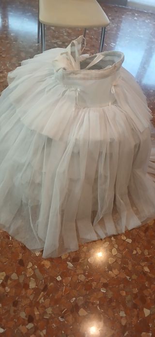 Traje fallera adulta, con manteletas y cancan.