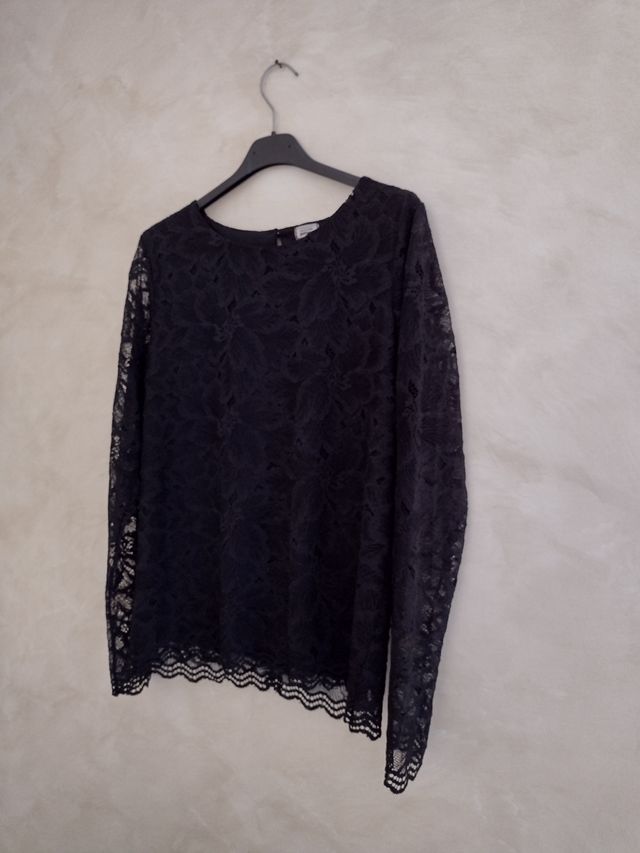 blusa nera in merletto