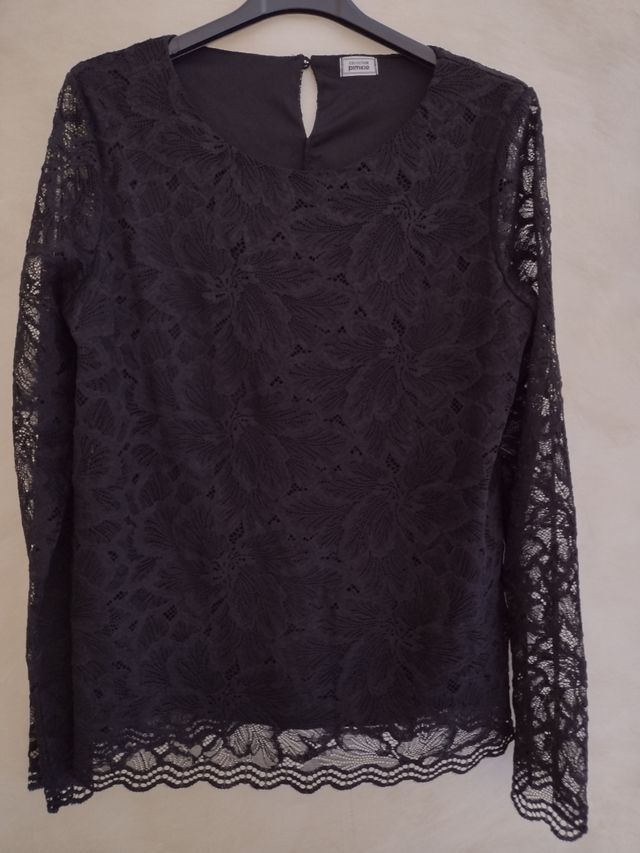 blusa nera in merletto