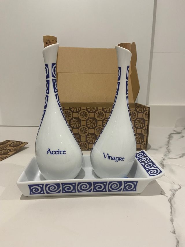 Conjunto de recipientes de aceite y vinagre