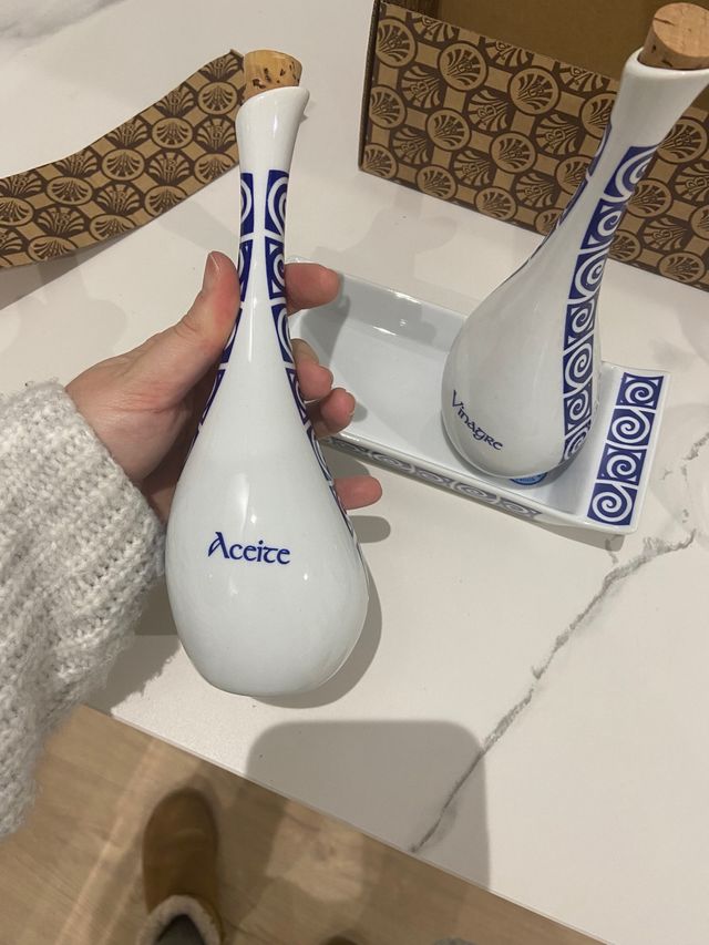 Conjunto de recipientes de aceite y vinagre