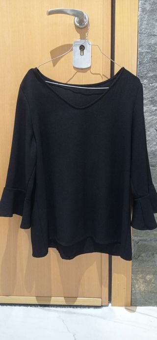 Blusa negra lisa