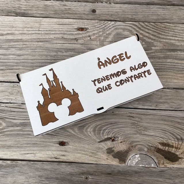 Llave invitación Disney con caja blanca