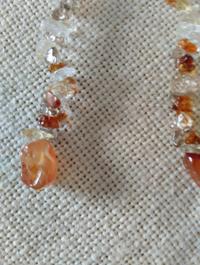 Collana in cips di pietre dure artigianale.