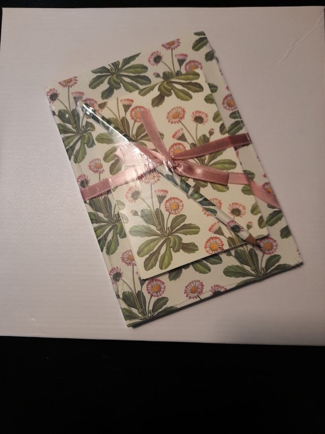 confezione regalo fantasia floreale