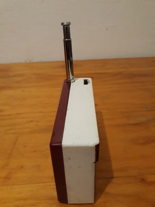 radio marca Sanyo vintage