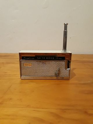 radio marca Sanyo vintage