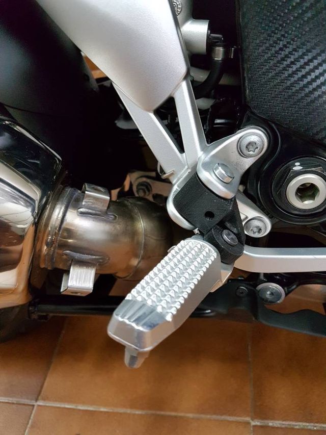 "Repuestos y accesorios moto personalizados."