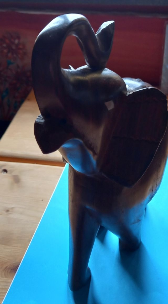 statua elefante in legno