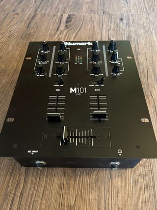 Mezclador USB Numark M101