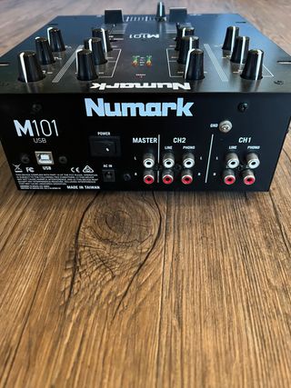 Mezclador USB Numark M101