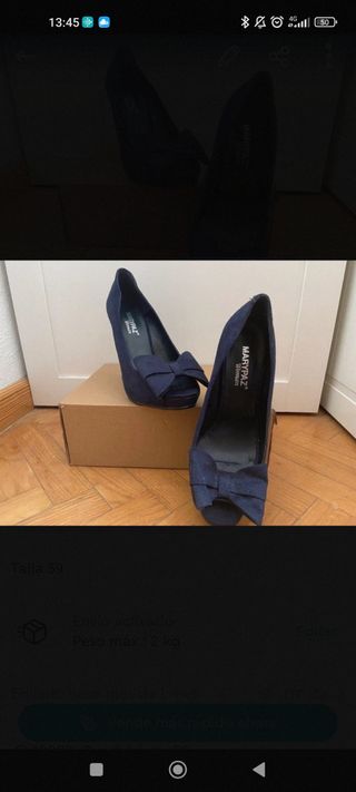 Zapatos de tacón azul marino