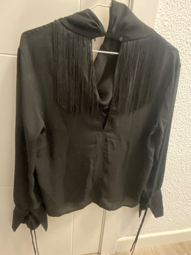 Camisa sfera negra con flecos talla S