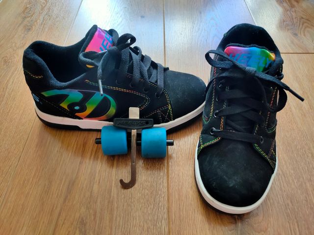 Zapatillas ruedas Hellys T35