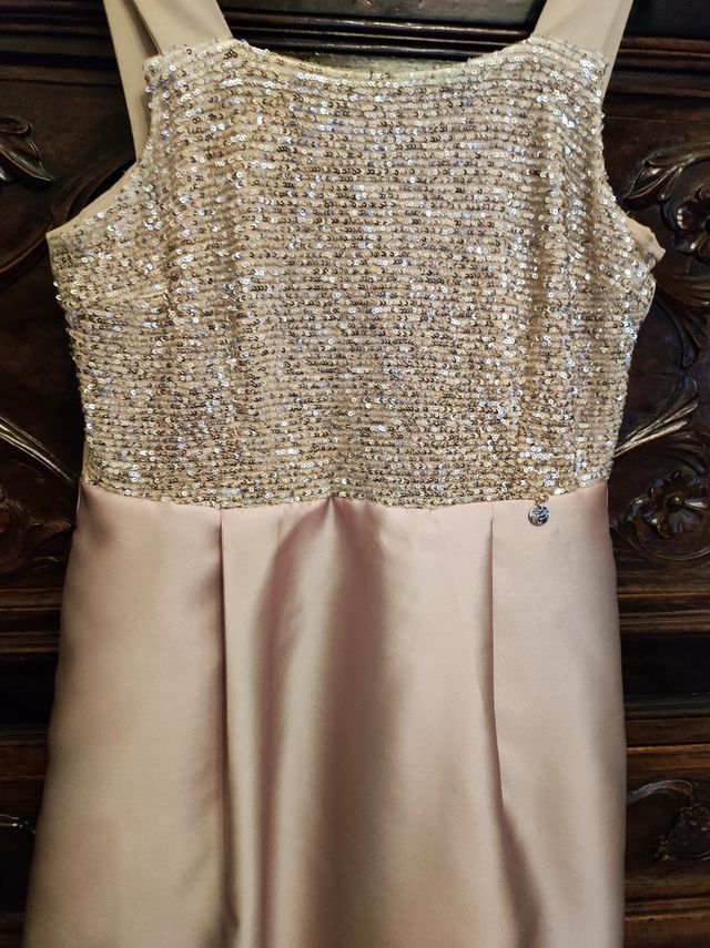 Vestido formal color champán - Talla L