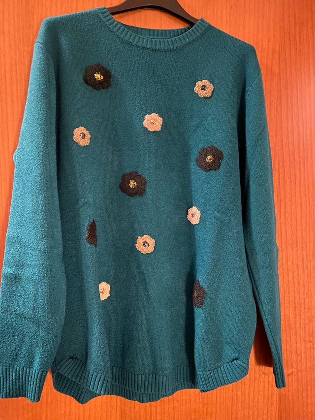 Maglia donna verde con ricami