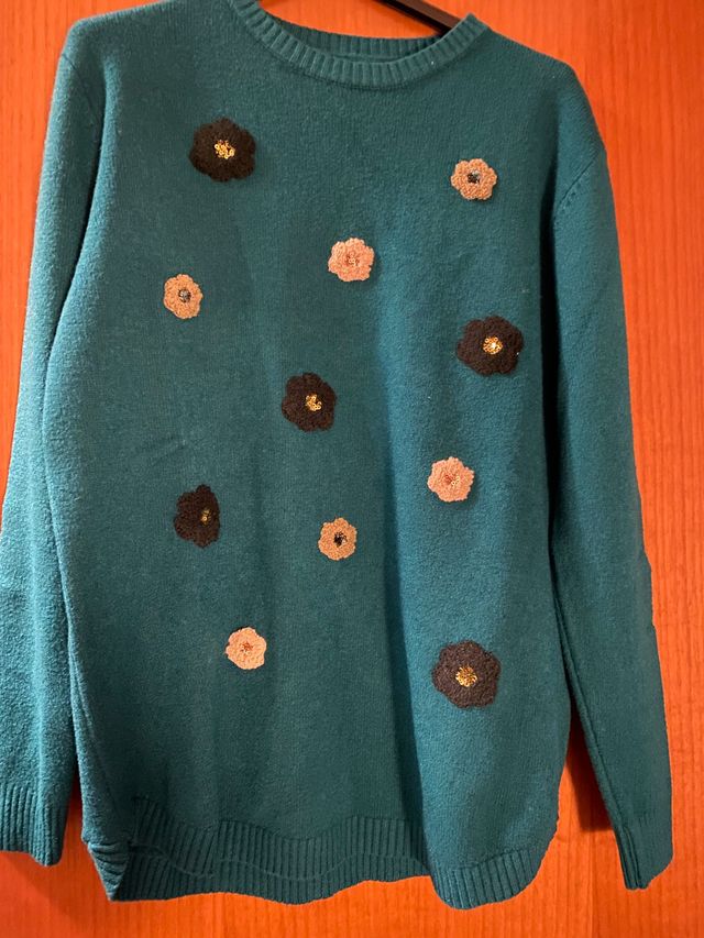 Maglia donna verde con ricami