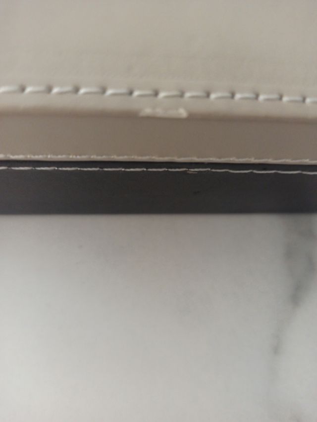 Caja piel terciopelo y regalo