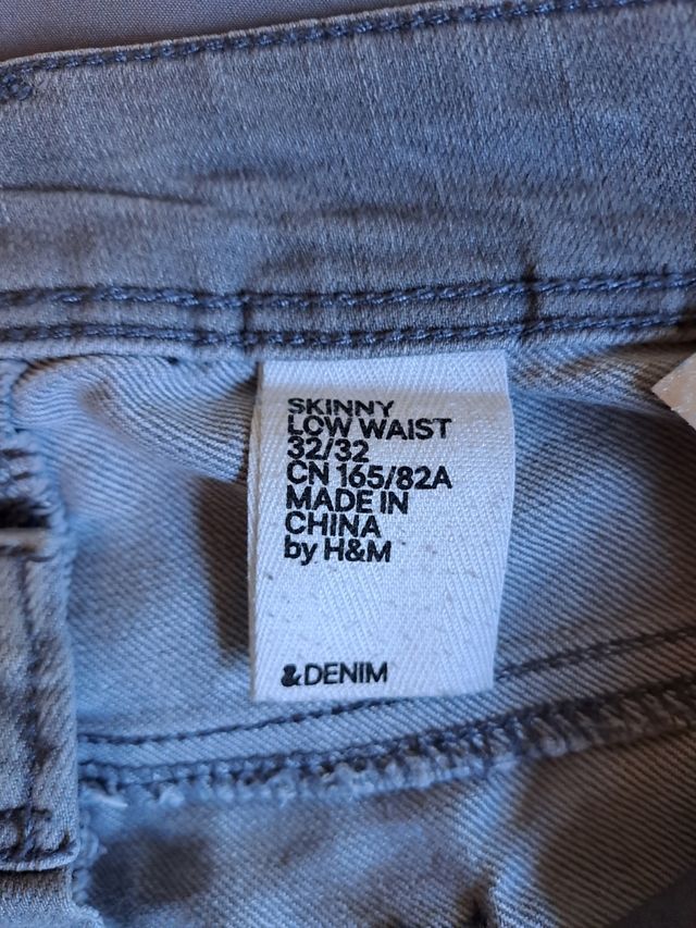 vaqueros gris clarito con brillantitos talla 42