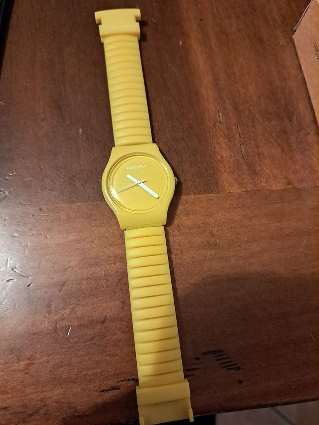 orologio giallo