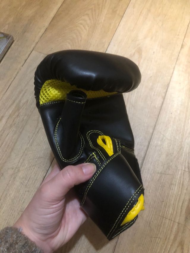 Guantes de boxeo a estrenar
