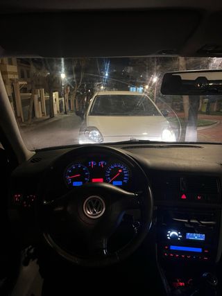 Volkswagen Golf 2000