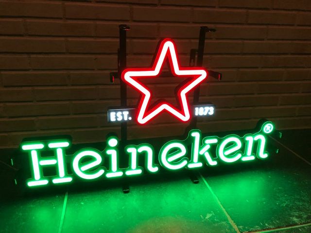 Heineken letrero luminoso neón