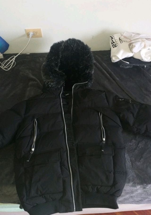 Chaqueta supply demand de segunda mano por 100 EUR en Parla en WALLAPOP