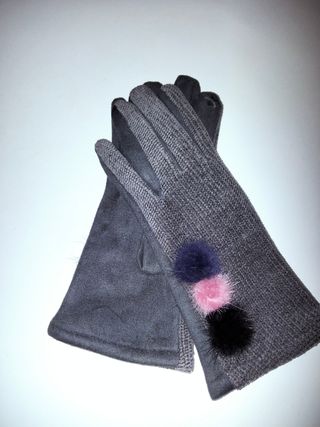 Guantes grises y rosas