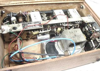 ANTIGUA RADIO PHILIPS L3E 06T-AÑO 1960